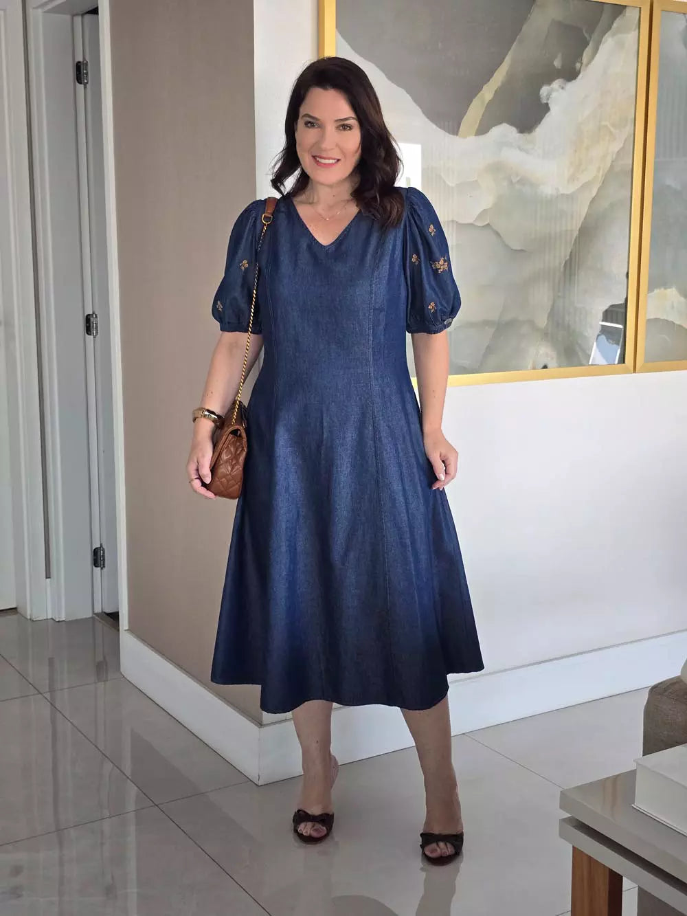 VESTIDO EVASÊ COM MANGA BORDADA